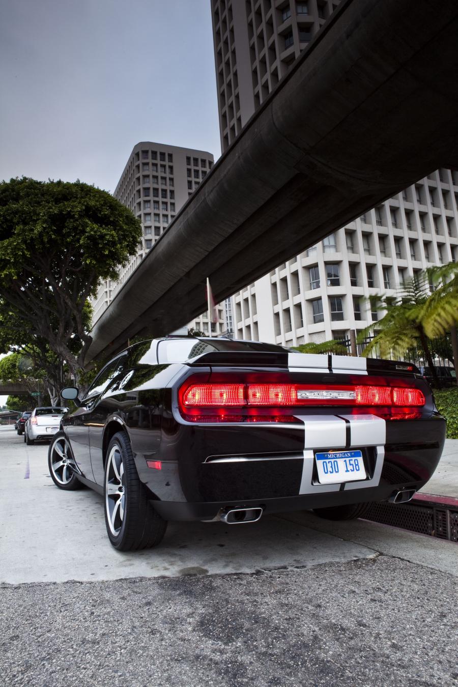  Dodge Challenger SRT8 392 2012 года  (фото 29 из 40)